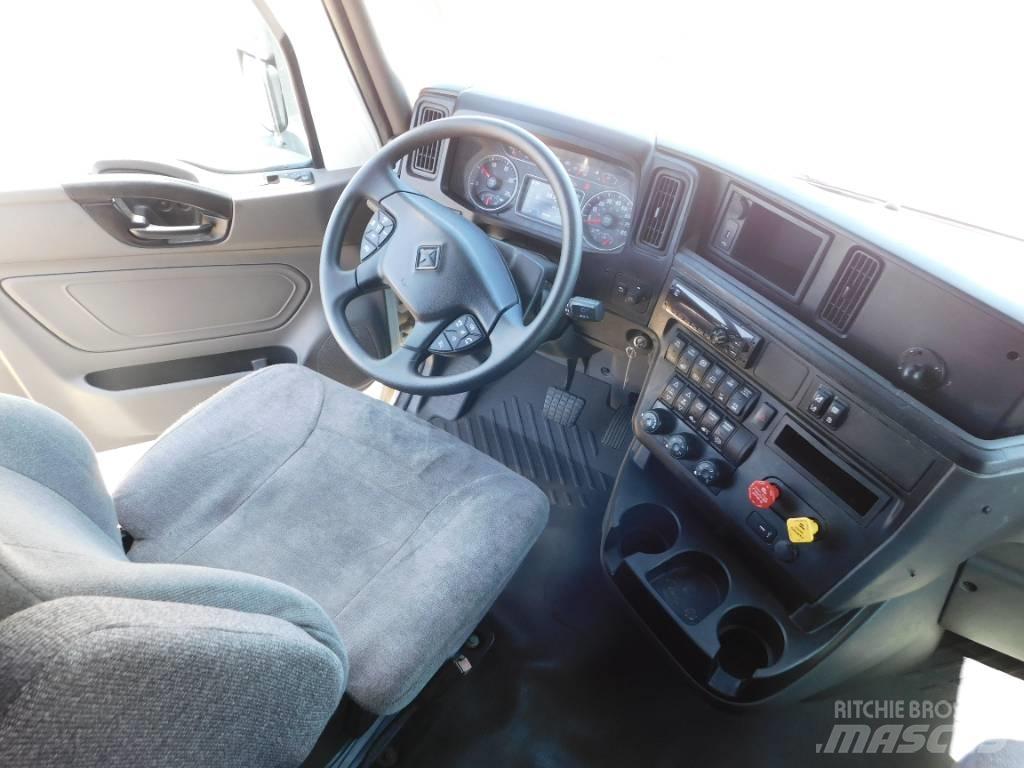 International LT 625 Tractor Units
