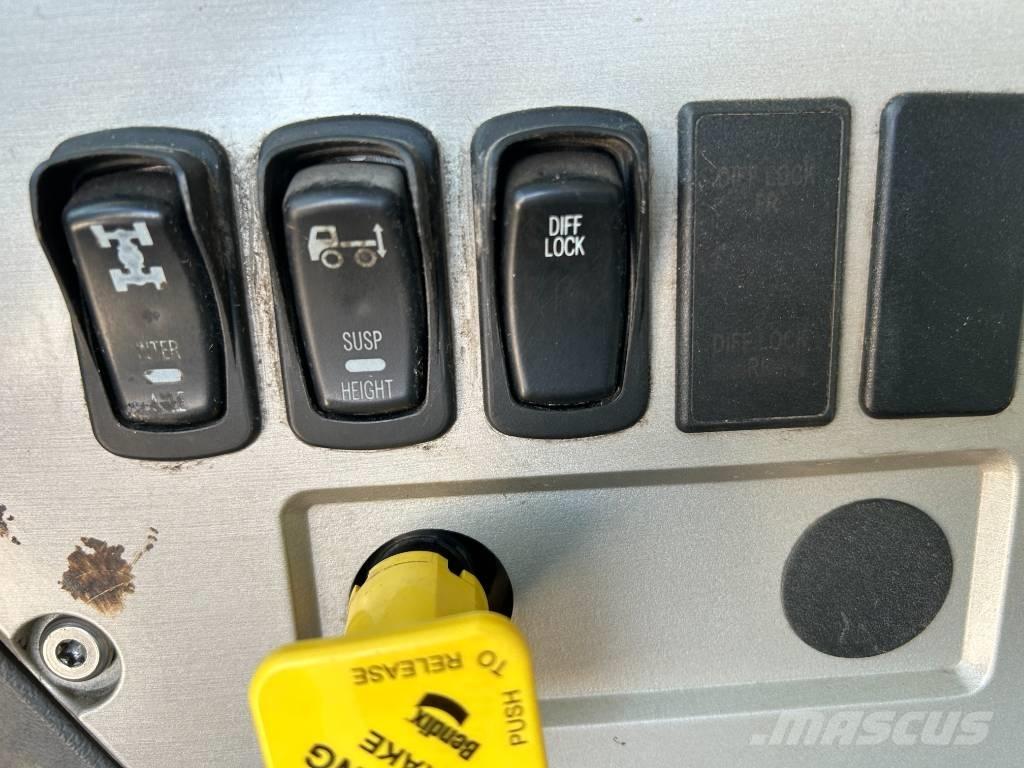 Mack GU813 Tipper trucks