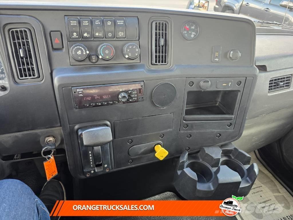 International MV607 Flatbed / Dropside trucks