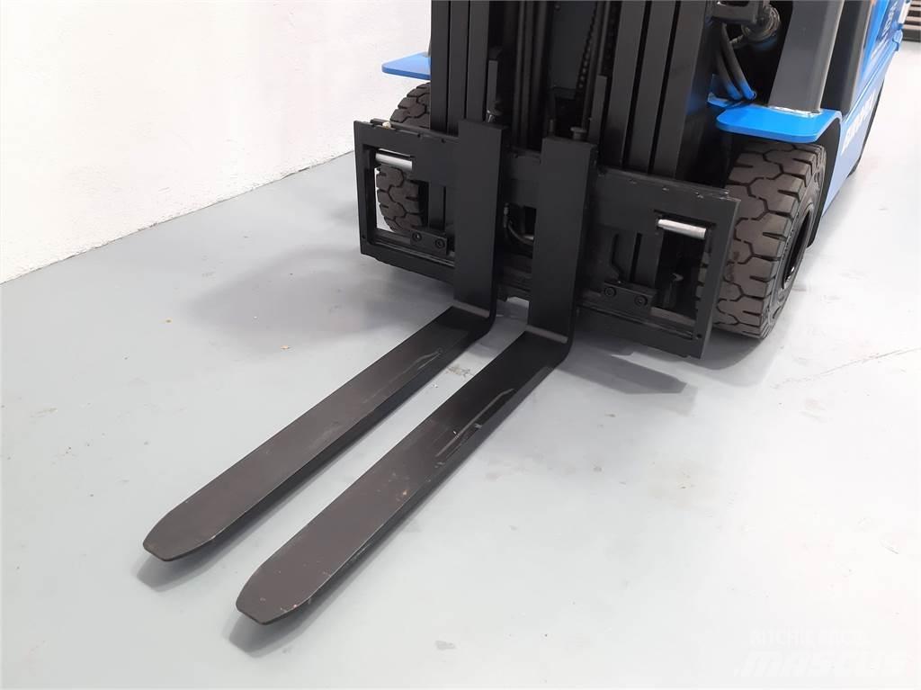  ECB25C Electric forklift trucks
