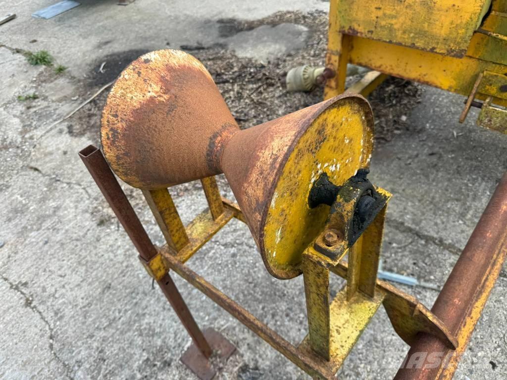  Cundy Peeler Wood chippers