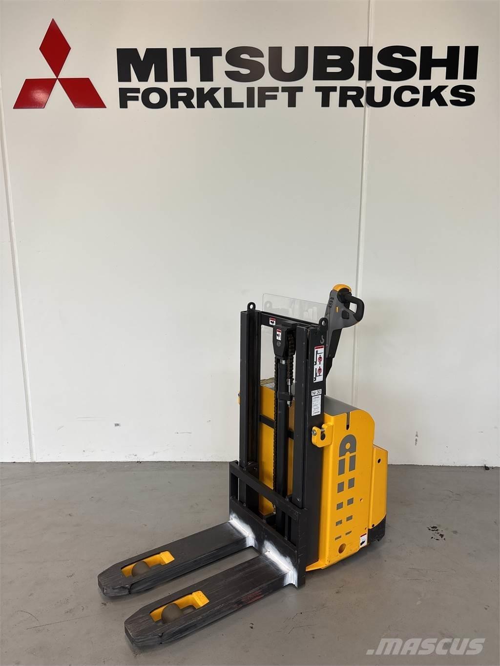 Atlet PSL125 Pedestrian stacker