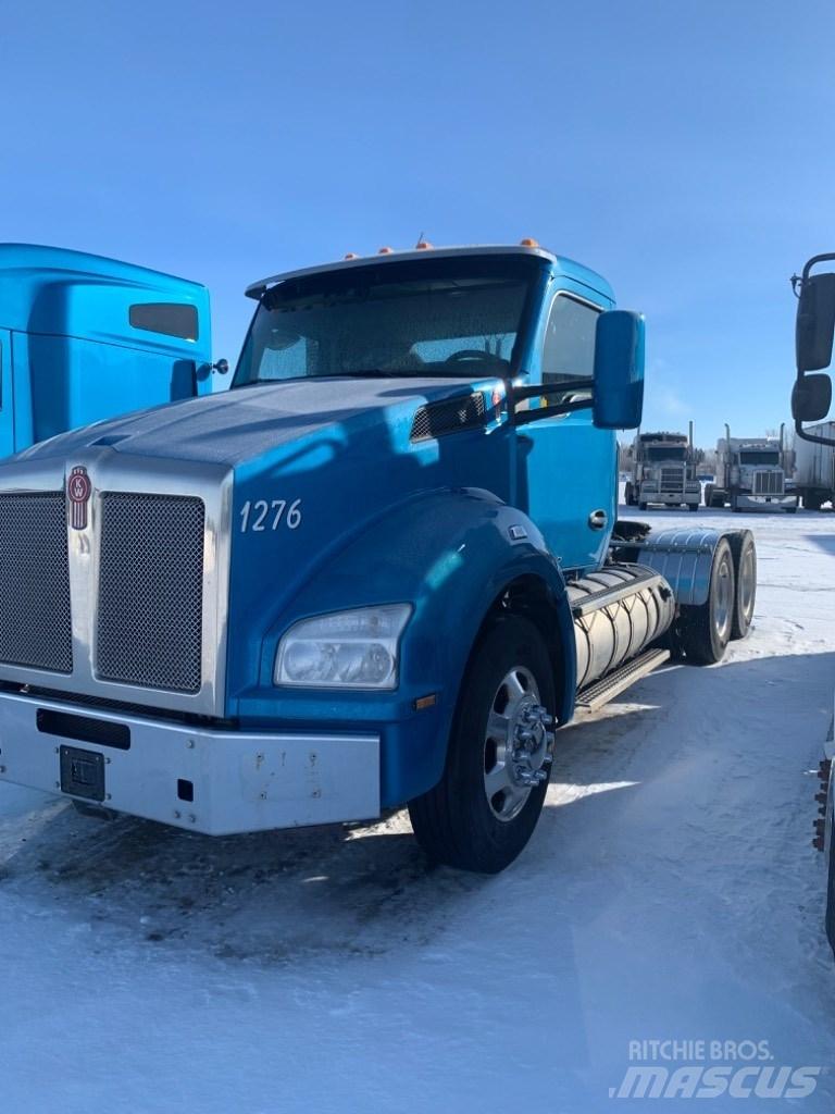 Kenworth T-880 Tractor Units