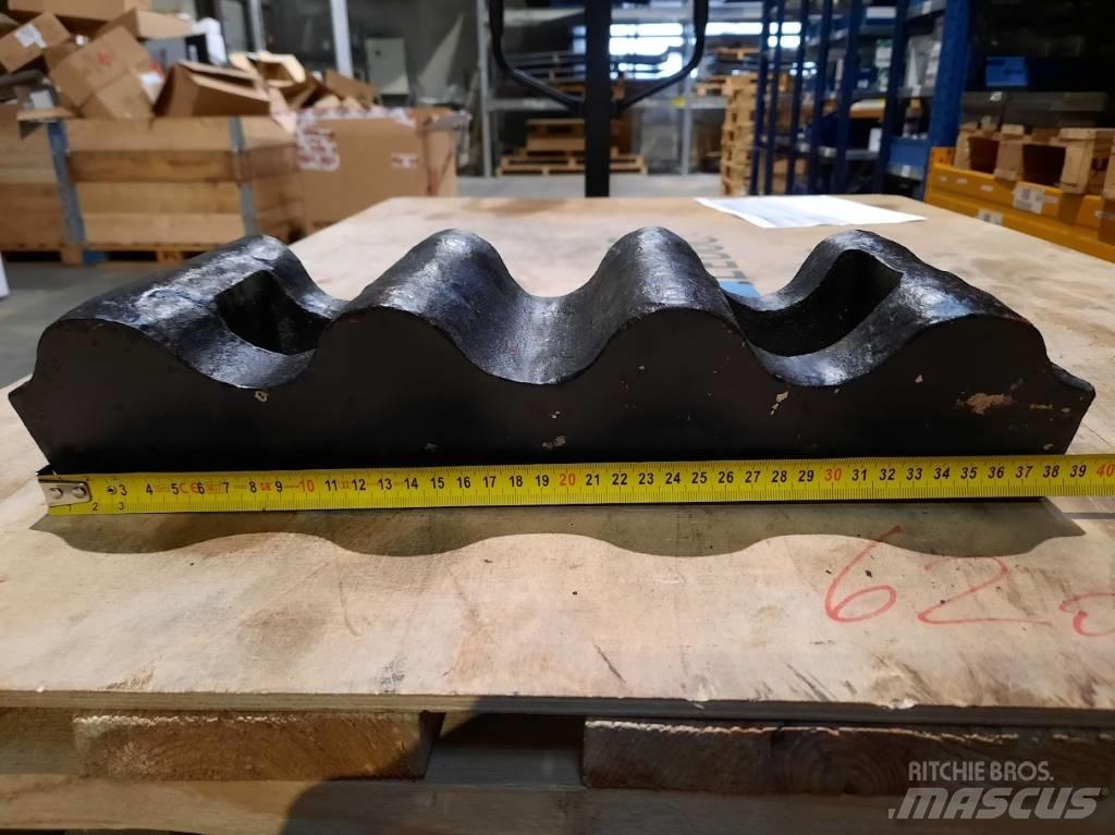 Pegson 800x550 Pulveriser (Demolition Crusher ) 