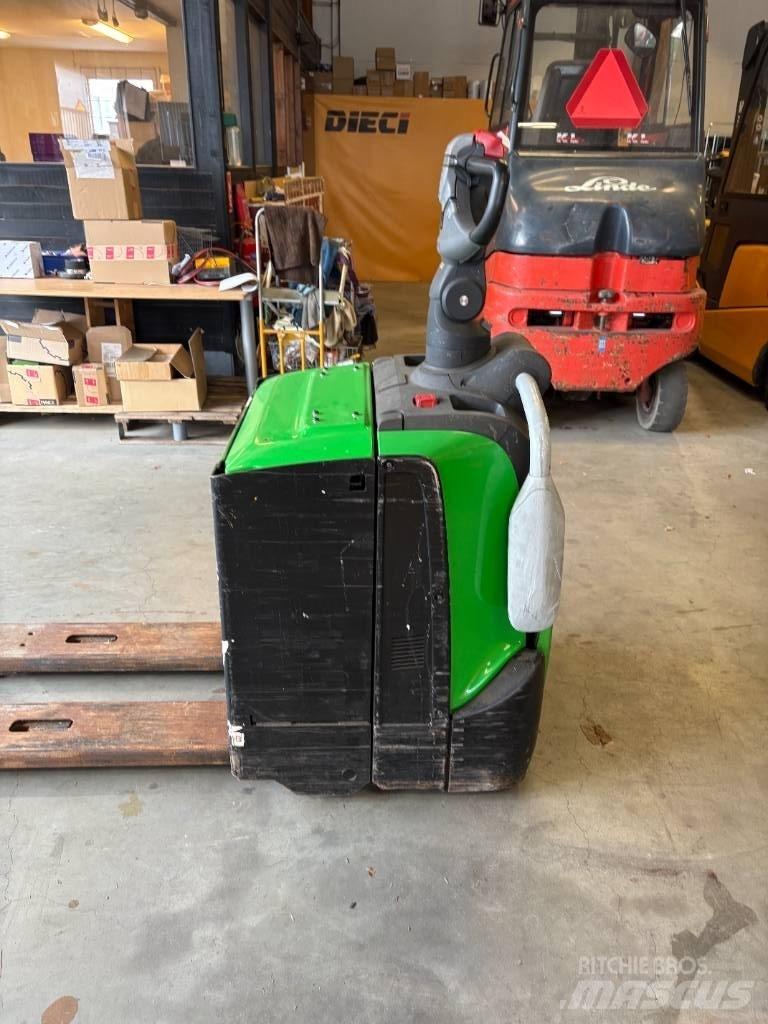 Cesab P322 Low lifter with platform