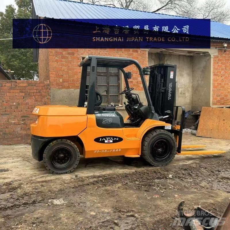 Toyota 5 ton Diesel trucks