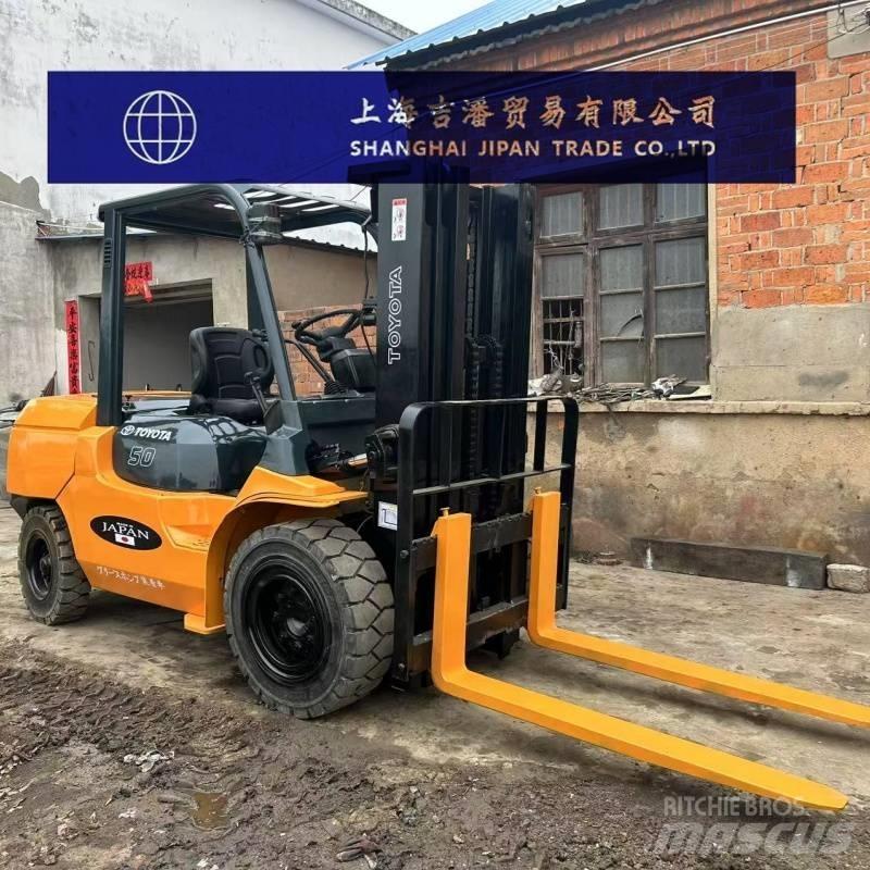 Toyota 5 ton Diesel trucks