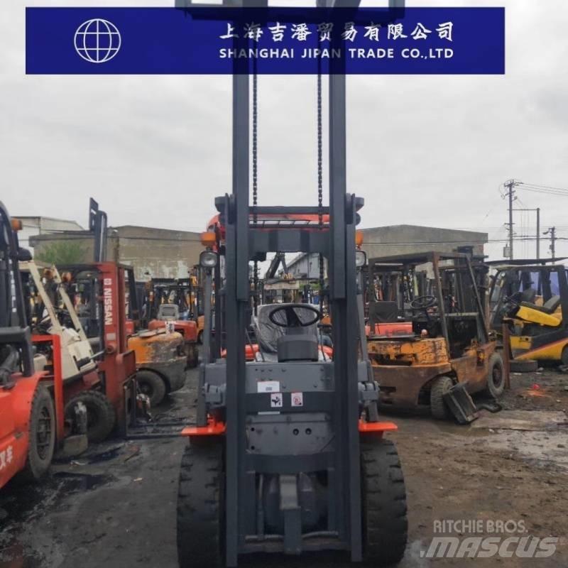 Heli H2000 30 Diesel trucks