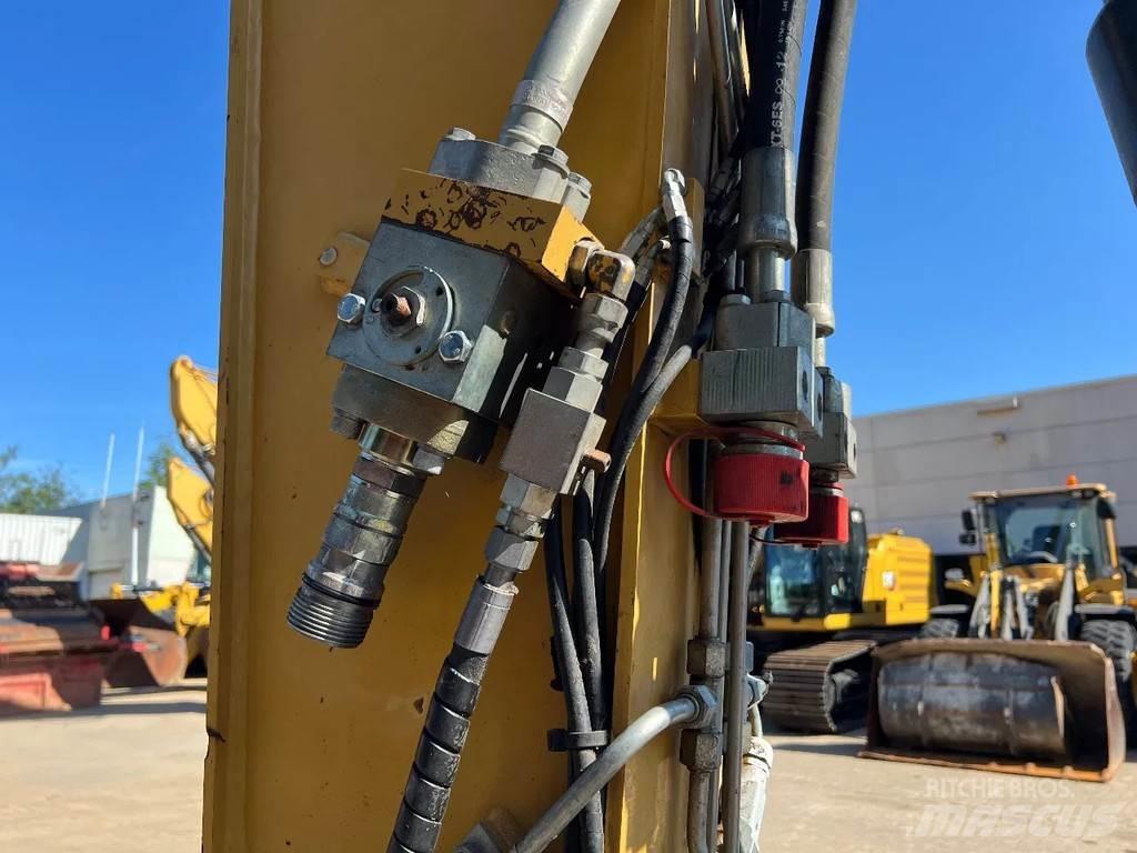 CAT M316D Wheeled excavators