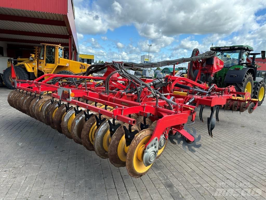 Väderstad Topdown500 Cultivators