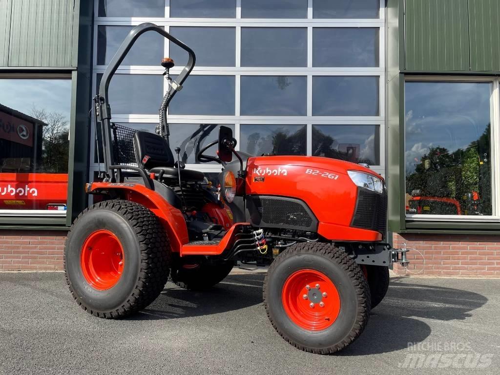 Kubota B2261 HDW Compact tractors