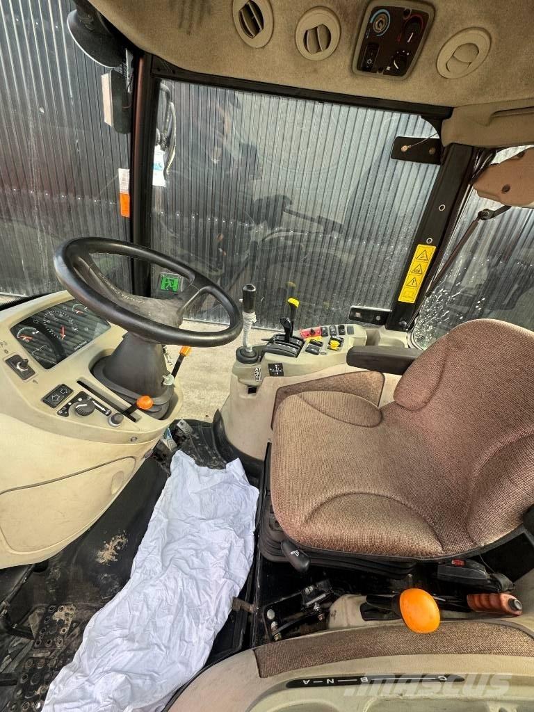 John Deere 3720 Compact tractors