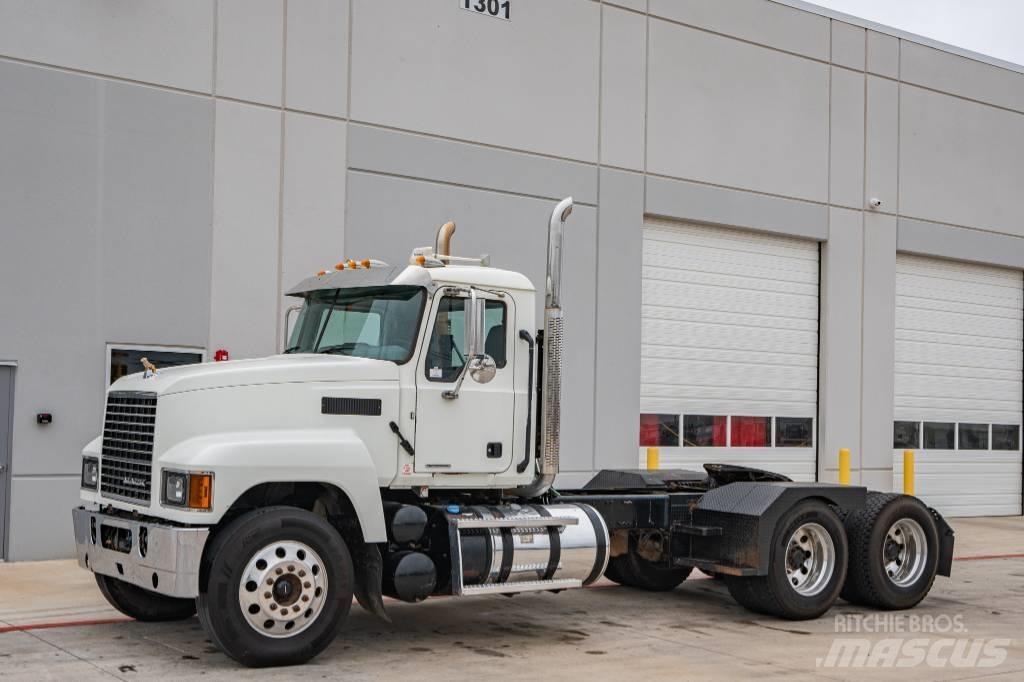 Mack Pinnacle Tractor Units