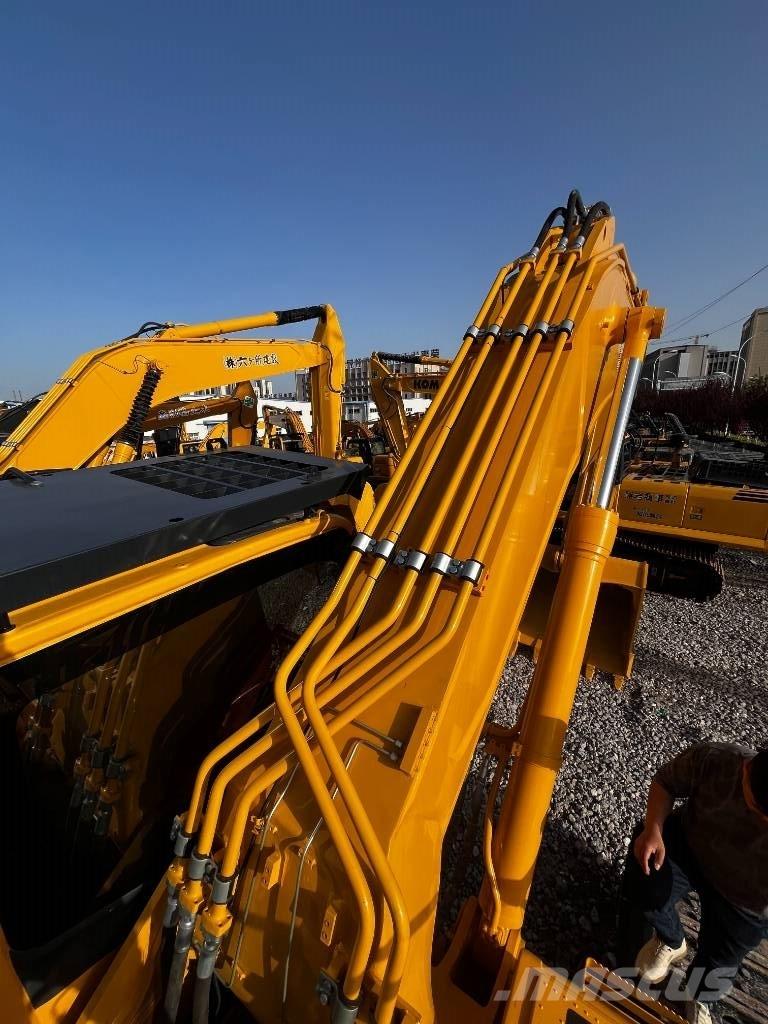 Komatsu PC450-8 Crawler excavators