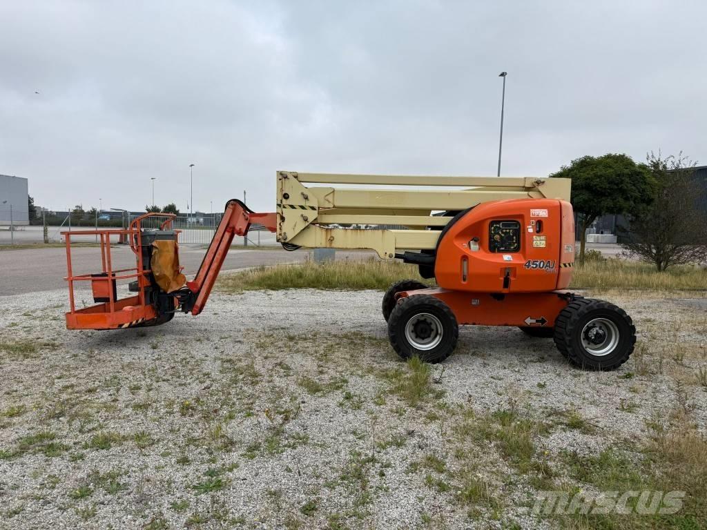 JLG 450 AJ Articulated boom lifts