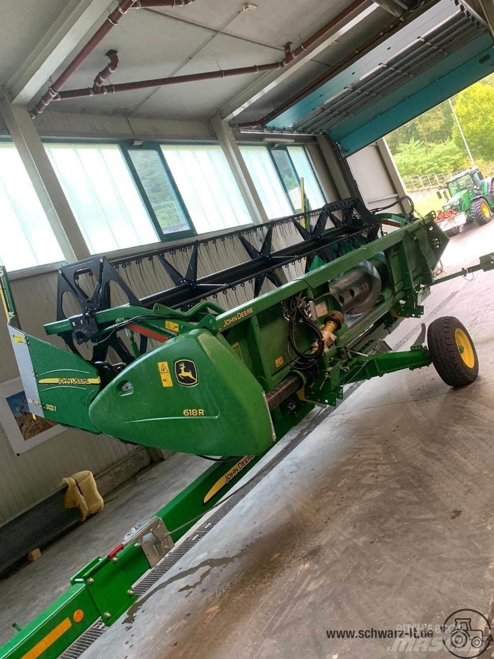 John Deere W540 Combine harvesters