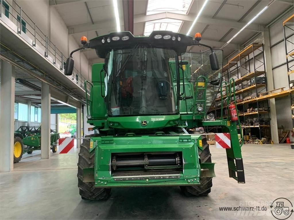 John Deere W540 Combine harvesters