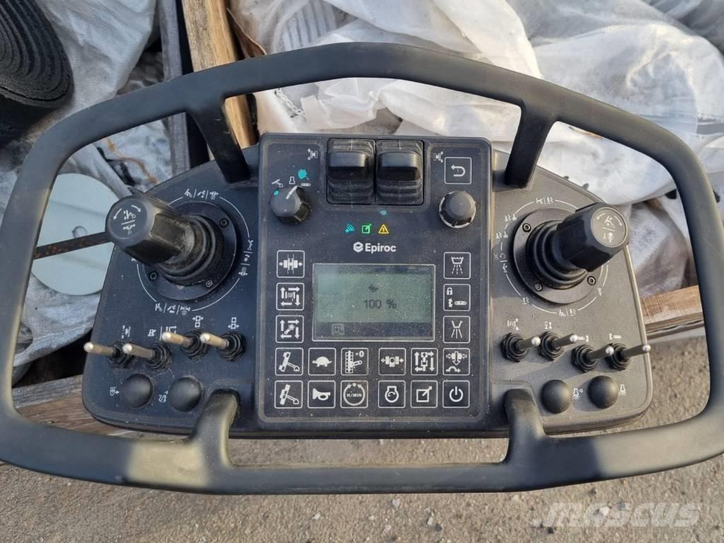 Epiroc FlexiROC T20R Surface drill rigs