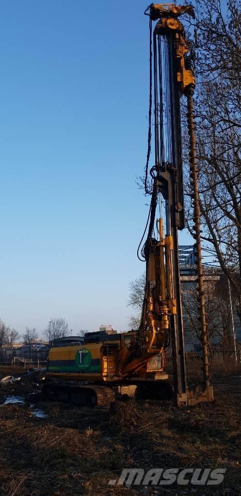 Bauer RTG 16 T Vibratory pile drivers