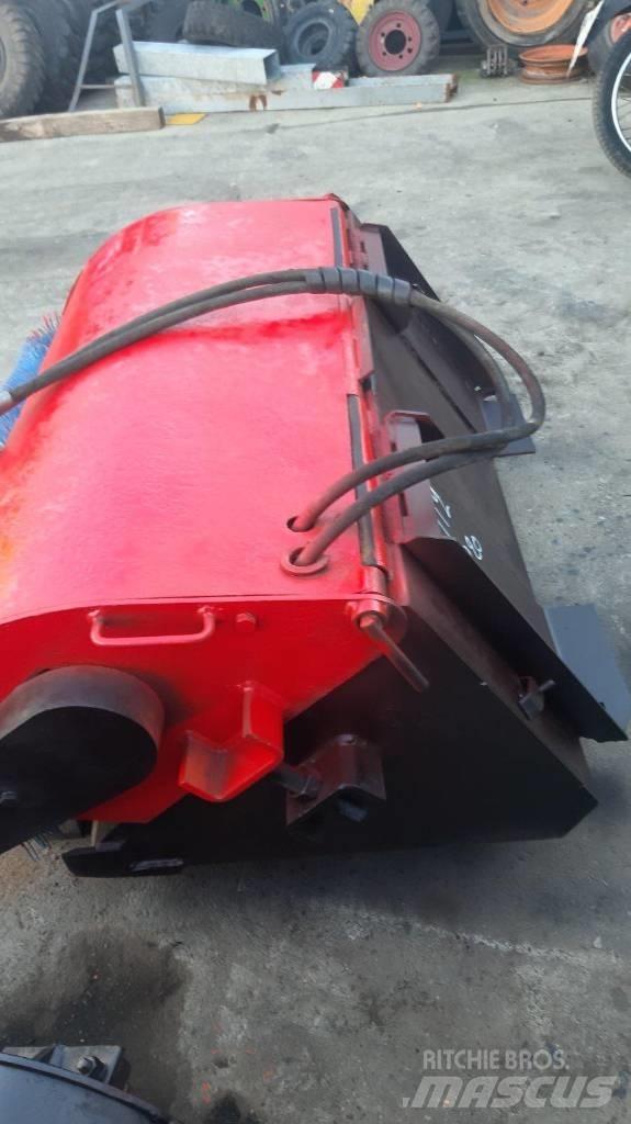 Bobcat 110 Sweepers