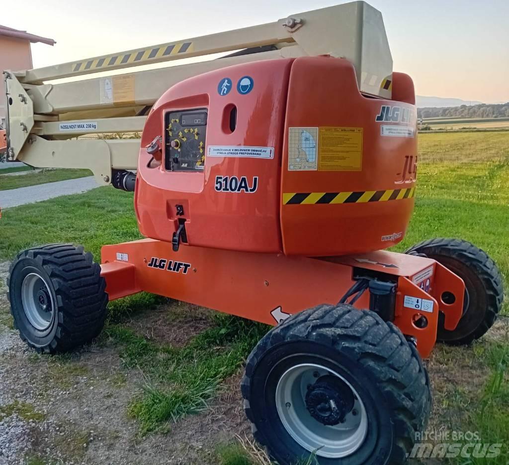 JLG 510 AJ Compact self-propelled boom lifts