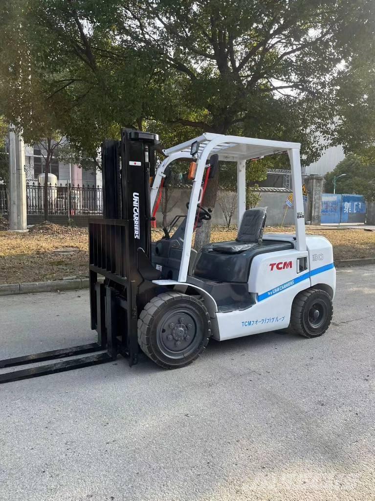 TCM FD 30 Diesel trucks