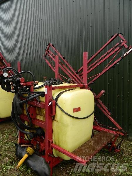 Hardi 800 Trailed sprayers