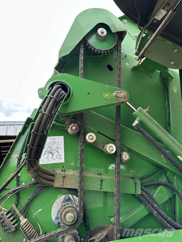 John Deere V461M Round balers