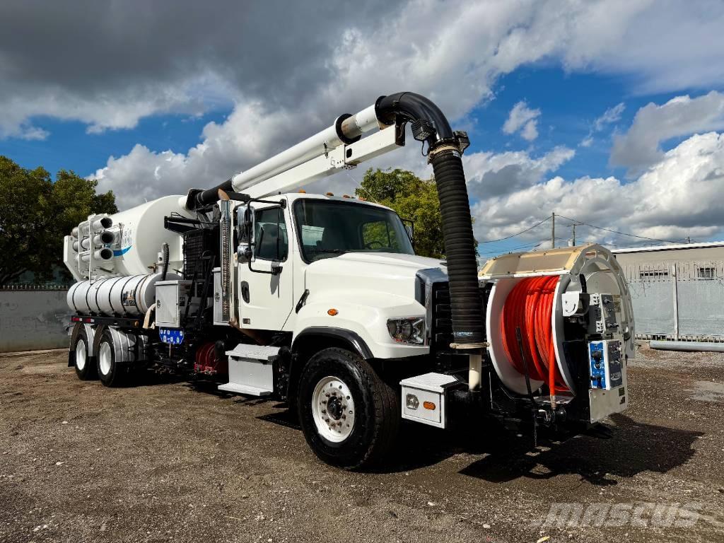 Freightliner 114 SD Combi / vacuum trucks