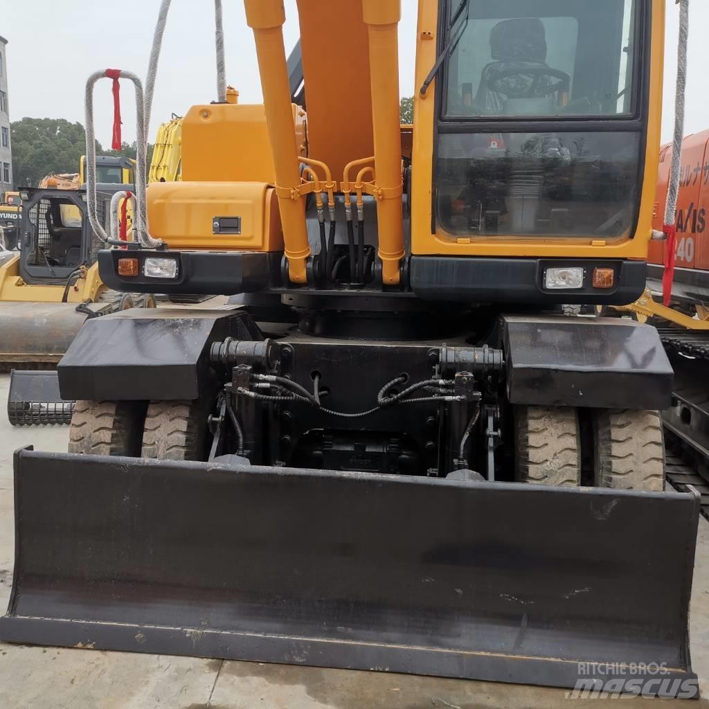 Hyundai R 150 W-9 Wheeled excavators