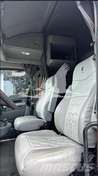 Kenworth T680 Tractor Units