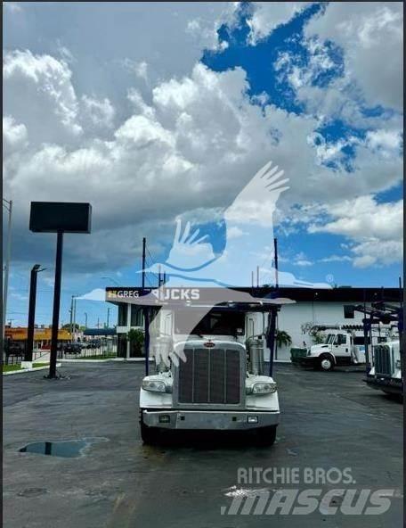 Peterbilt 388 Construction - Others
