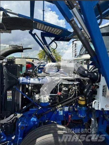 Peterbilt 389 Construction - Others