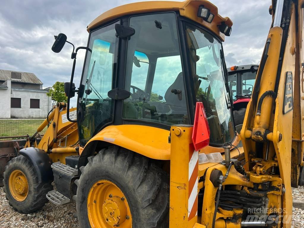 JCB 3 CX Backhoe loaders