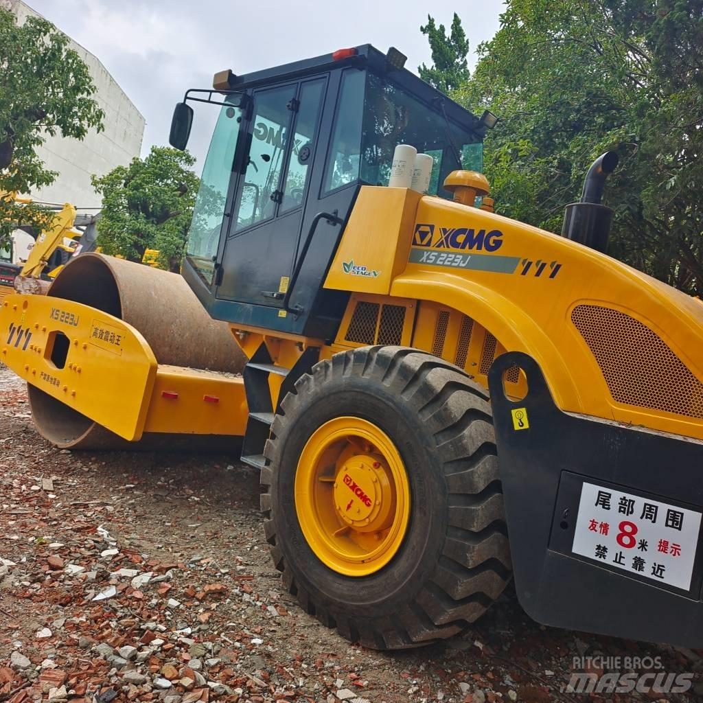 XCMG XS 223 J Single drum rollers