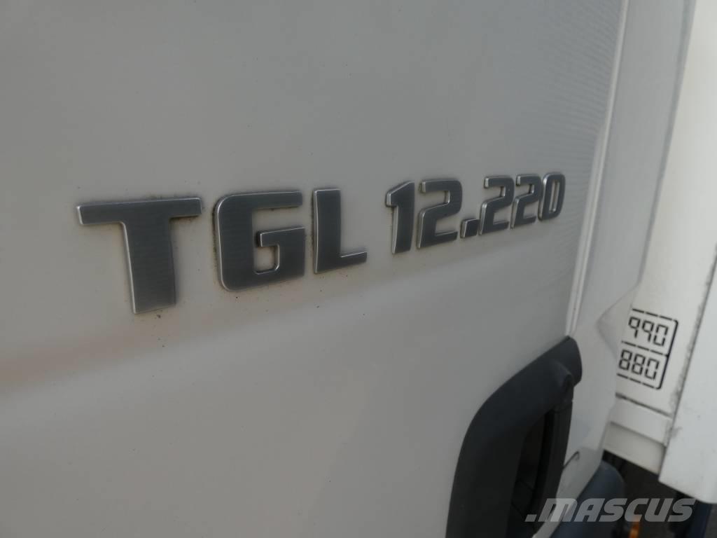 MAN TGL 12.220 Box body trucks