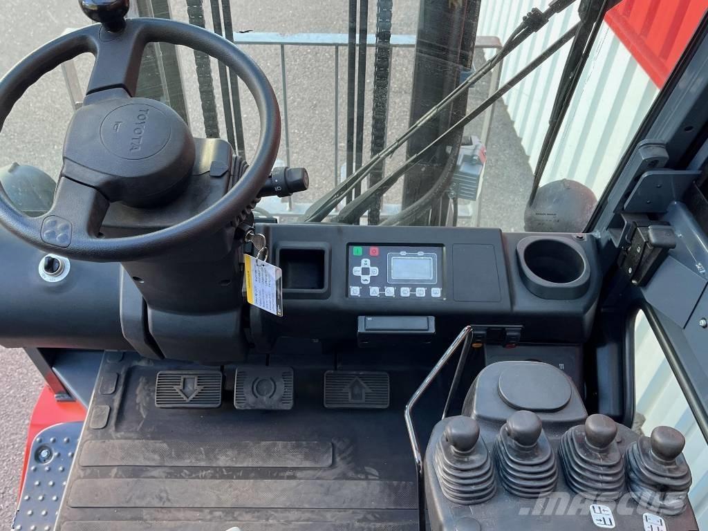 Toyota 8 FBMKT 30 Electric forklift trucks