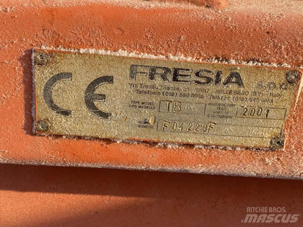  Fresia + Snow shovel Snow blades and plows