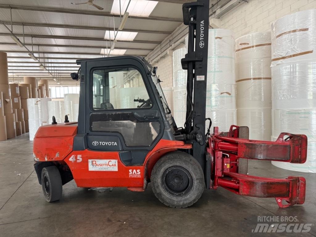 Toyota 02-7 FD 40 Diesel trucks