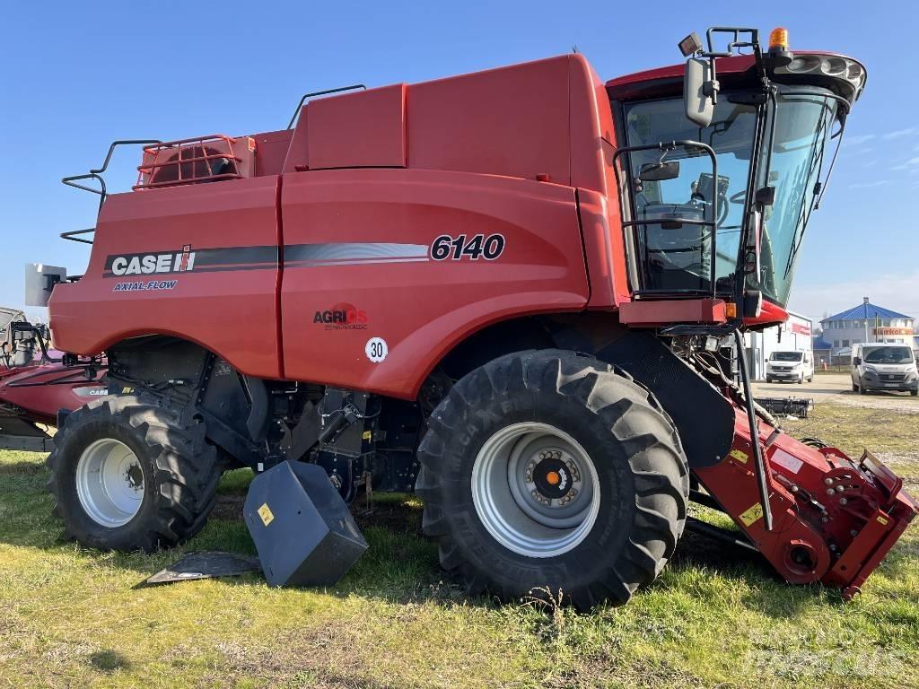 Case IH AF6140 Combine harvesters