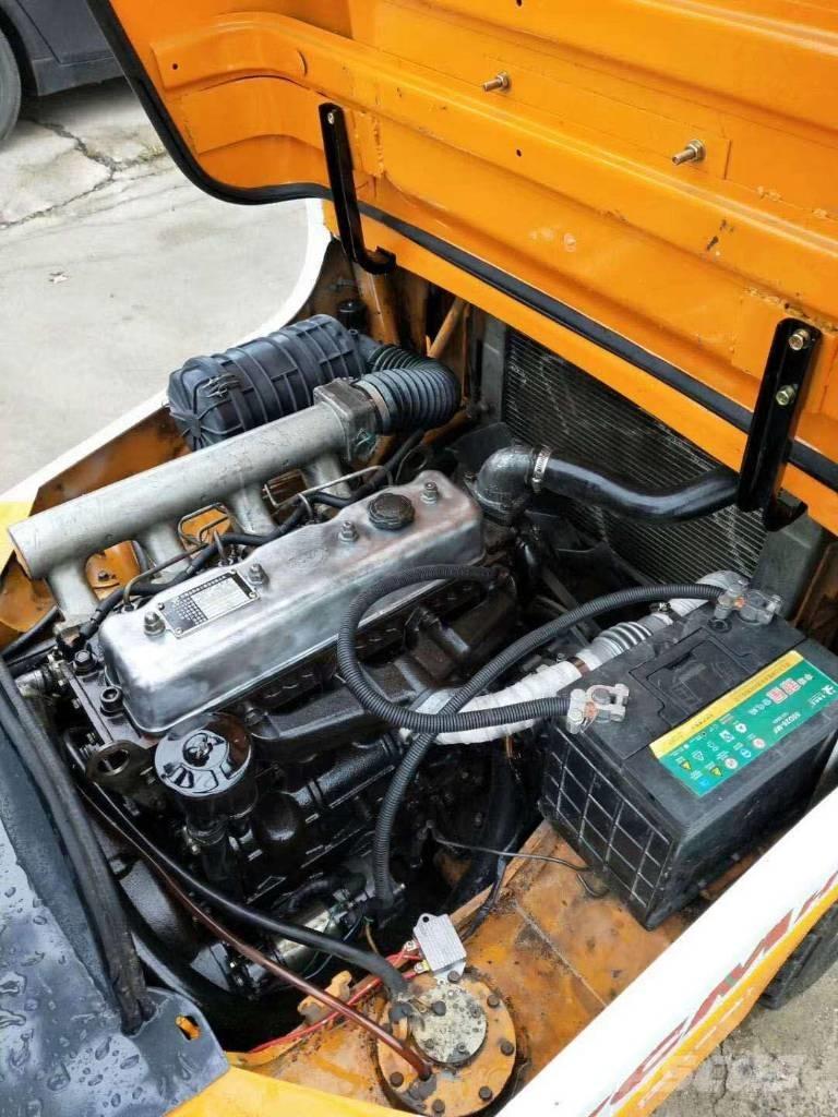 TCM FD30 Diesel trucks