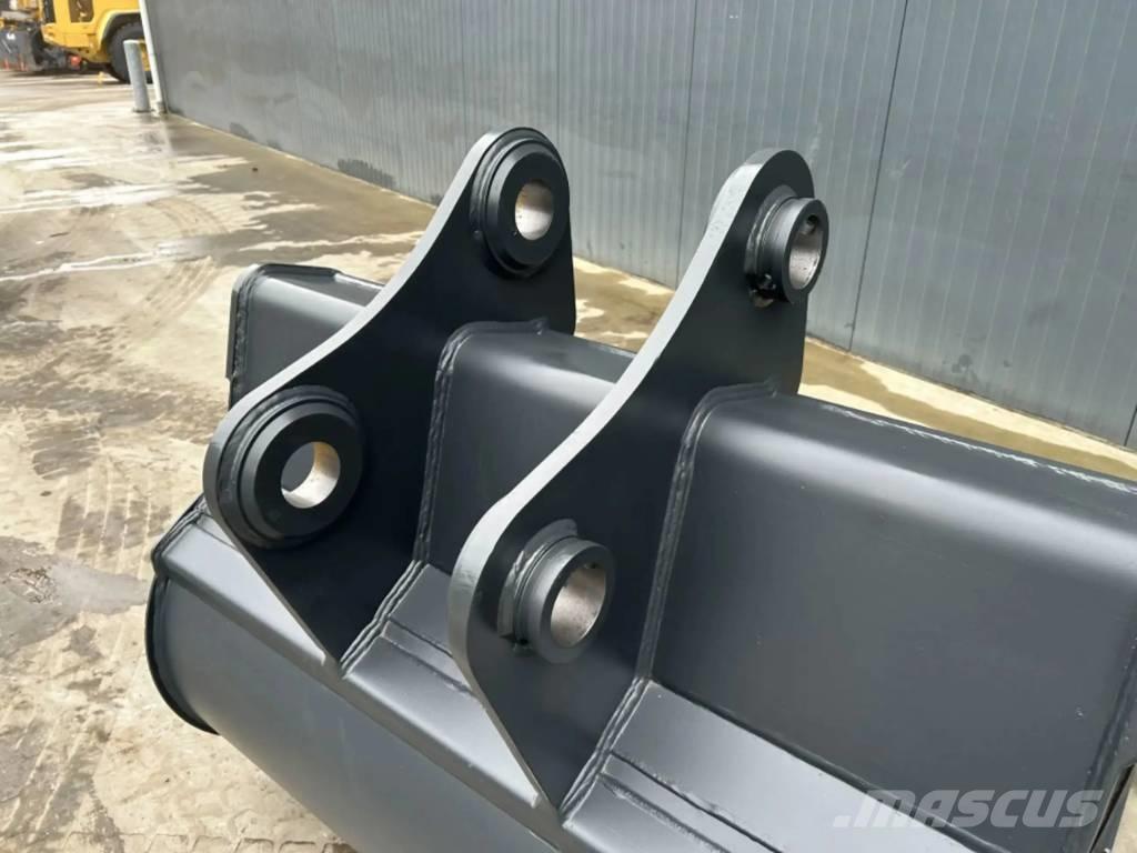 Hitachi ZX220 - 1.40m Buckets