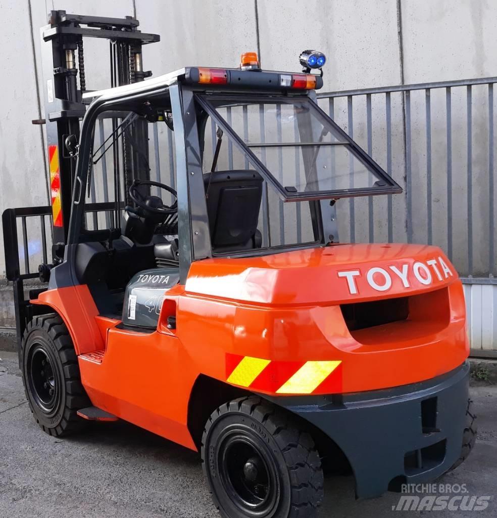 Toyota 7 FD 40 Diesel trucks