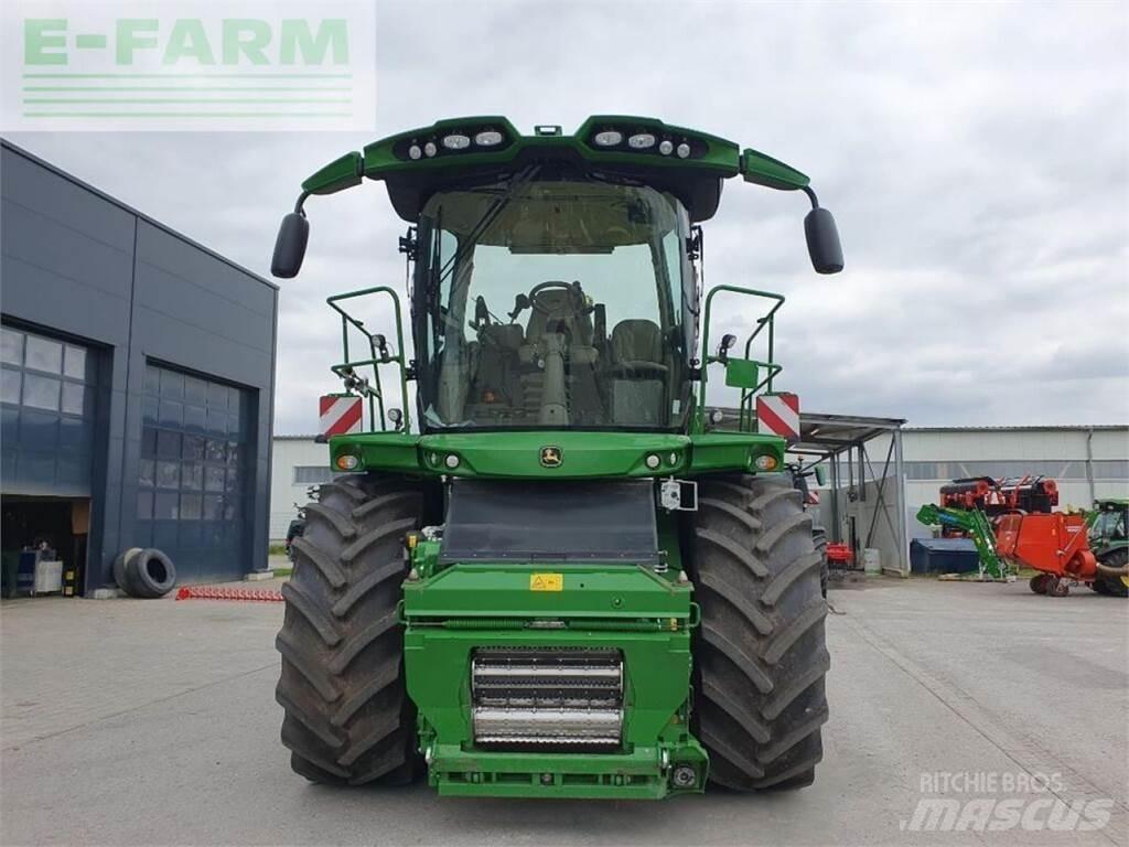 John Deere 9800 Self-propelled foragers