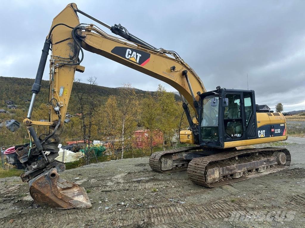 CAT 323 D L Crawler excavators