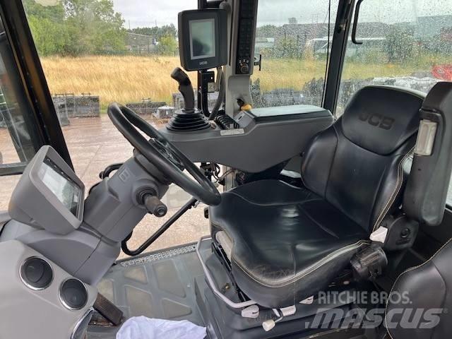 JCB Fastrac 4220 Tractors