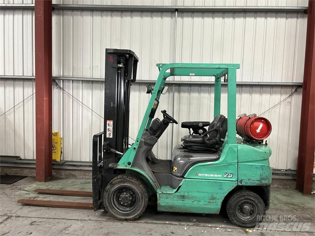 Mitsubishi FG25NT LPG trucks