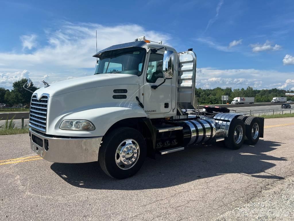 Mack CXU 613 Tractor Units