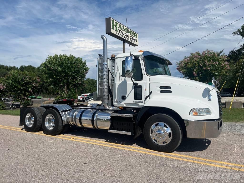 Mack CXU 613 Tractor Units