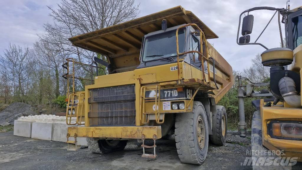CAT 771D Rigid dump trucks